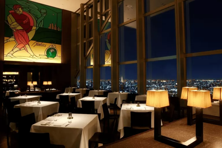 Tokyo’s Best Rooftop Bars: A Guide for Romantic Dinners and Stunning Views for Couples